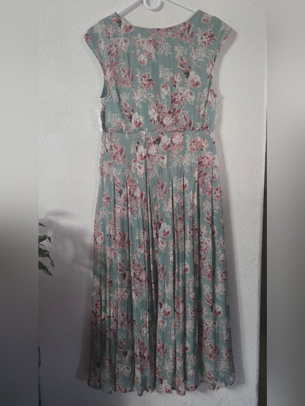 Lucky Brand Sage Green Floral V-Neck Maxi Dress - Picture 11 of 13